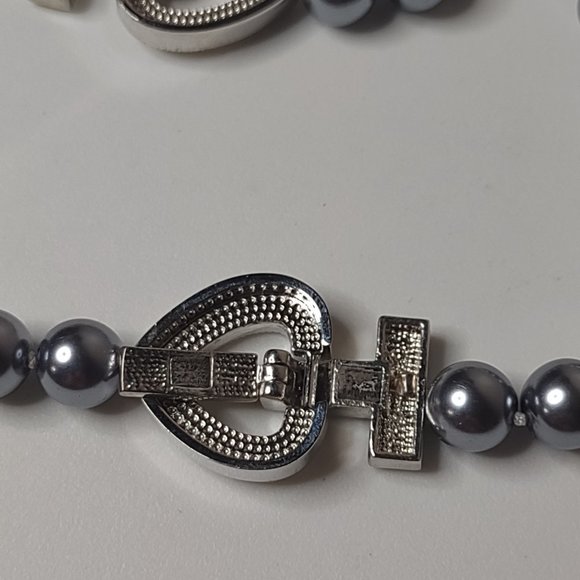 Metal Bead With Decorative Clasps Necklace And Bracelet Set - Picture 6 of 13